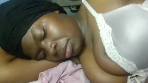 Snapshot of sweet_jamiie chatting on 11-16-25, 09:37 jay online show from 11-16-25, 09:37