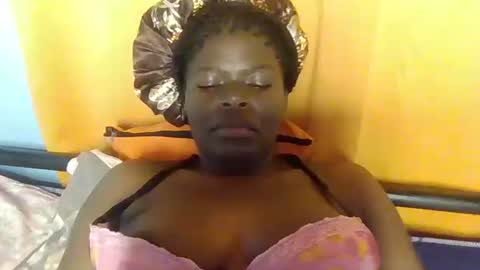 Snapshot of sweet_jamiie chatting on 12-02-25, 12:10 jay online show from 12-02-25, 12:10