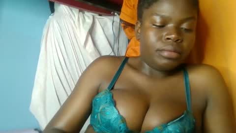 Snapshot of sweet_jamiie chatting on 01-11-26, 04:56 jay online show from 01-11-26, 04:56