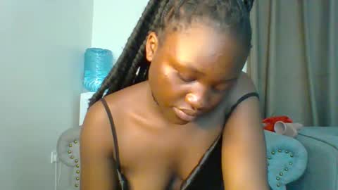 Snapshot of sweet_jenica chatting on 12-28-24, 04:51 ESTHER NEEMA online show from 12-28-24, 04:51
