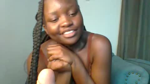 Snapshot of sweet_jenica chatting on 12-31-24, 07:20 ESTHER NEEMA online show from 12-31-24, 07:20