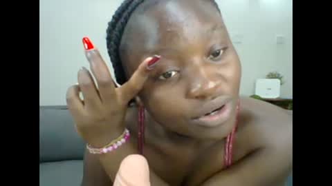 Snapshot of sweet_jenica chatting on 02-15-25, 08:00 ESTHER NEEMA online show from 02-15-25, 08:00