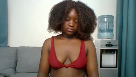 Snapshot of sweet_jenica chatting on 10-18-25, 04:15 ESTHER NEEMA online show from 10-18-25, 04:15