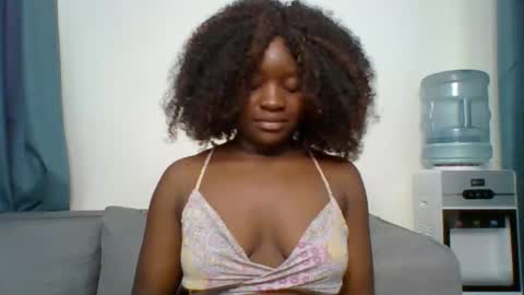 Snapshot of sweet_jenica chatting on 10-20-25, 04:13 ESTHER NEEMA online show from 10-20-25, 04:13