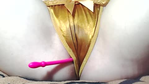 Snapshot of sweet_kitten25 chatting on 05-26-26, 06:42 Kitten online show from 05-26-26, 06:42