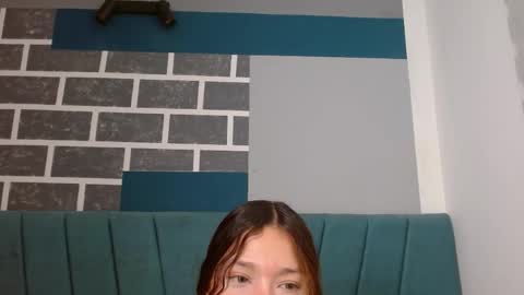 Snapshot of sweet_kitty_05 chatting on 05-06-26, 12:19 sweet_kitty_05 online show from 05-06-26, 12:19
