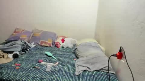 Snapshot of sweet_kitty_777 chatting on 01-10-26, 05:42 sweet_kitty_777 online show from 01-10-26, 05:42