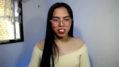 sweet_kyline69 online show from 11-08-25, 06:57