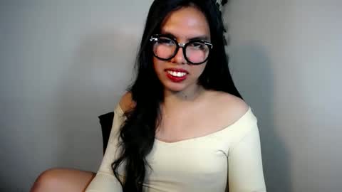 sweet_kyline69 online show from 12-03-25, 02:48