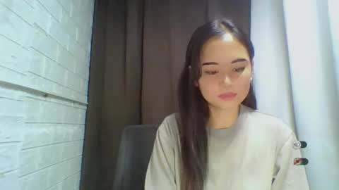 Snapshot of sweet_laika chatting on 10-21-25, 07:03 LAIKA online show from 10-21-25, 07:03