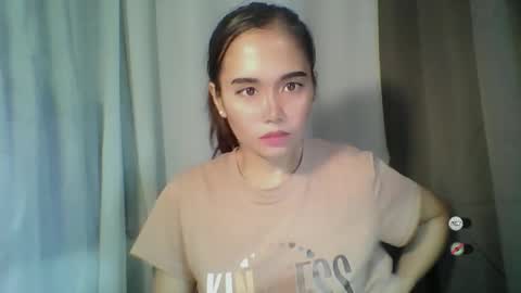 Snapshot of sweet_laika chatting on 10-25-25, 02:52 LAIKA online show from 10-25-25, 02:52