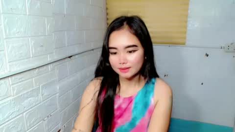 Snapshot of sweet_laika chatting on 11-27-25, 04:31 LAIKA online show from 11-27-25, 04:31