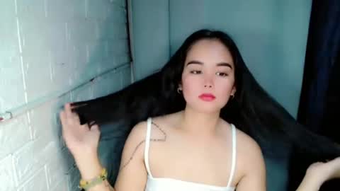 Snapshot of sweet_laika chatting on 12-21-25, 01:57 LAIKA online show from 12-21-25, 01:57