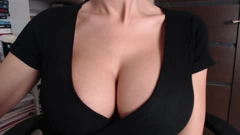 Jen online show from 10-21-25, 05:30