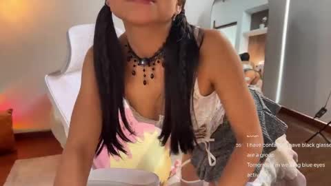 Snapshot of sweet_littleee chatting on 04-28-26, 02:22 free private online show from 04-28-26, 02:22