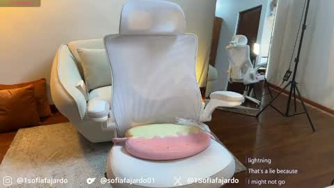 Snapshot of sweet_littleee chatting on 05-06-26, 12:21 free private online show from 05-06-26, 12:21