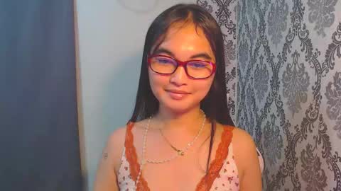 Snapshot of sweet_mariax chatting on 11-17-25, 02:28 Maria Stella online show from 11-17-25, 02:28
