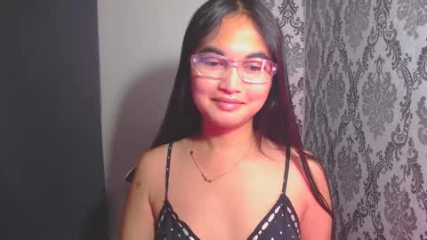 Snapshot of sweet_mariax chatting on 11-18-25, 12:05 Maria Stella online show from 11-18-25, 12:05