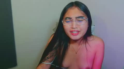 Snapshot of sweet_mariax chatting on 11-28-25, 05:37 Maria Stella online show from 11-28-25, 05:37