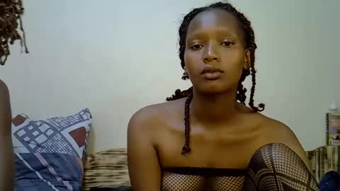 Linda online show from 11-06-25, 02:40