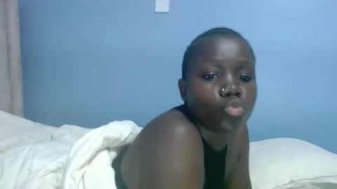 Snapshot of sweet_melodiyy chatting on 11-10-25, 05:28 sweet_melodiyy online show from 11-10-25, 05:28