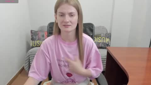 Snapshot of sweet_melody_of_ur_heart chatting on 06-26-26, 04:33 Mila online show from 06-26-26, 04:33