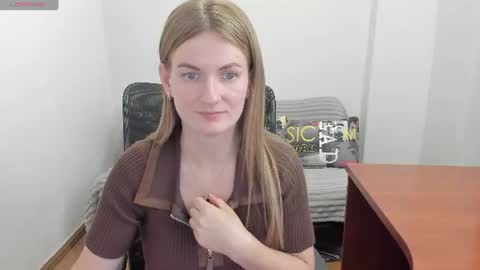 Snapshot of sweet_melody_of_ur_heart chatting on 07-30-26, 06:23 Mila online show from 07-30-26, 06:23