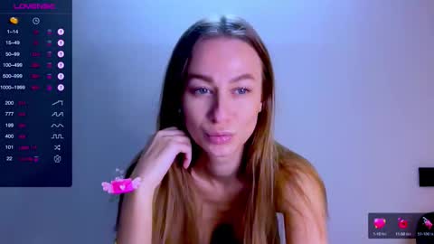 Mia online show from 10-10-25, 12:26