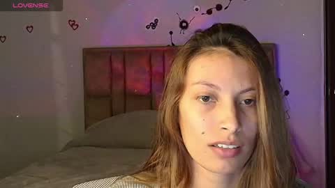 Snapshot of sweet_moon_v_ chatting on 01-08-26, 11:29 sweet_moon_v_ online show from 01-08-26, 11:29