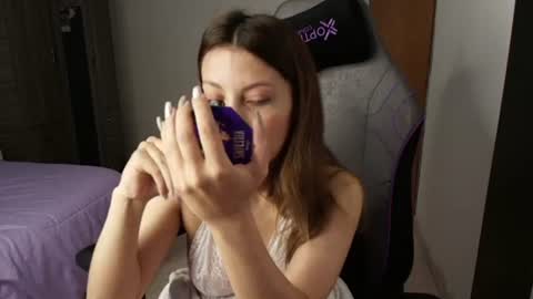 sweet_moon_v_ online show from 07-21-26, 04:53
