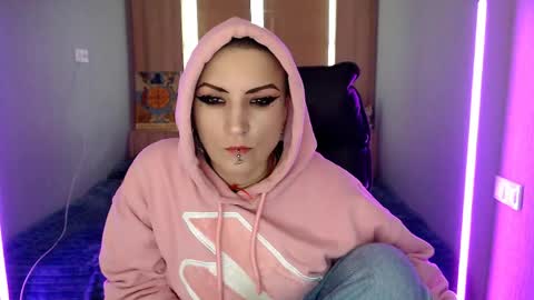 Snapshot of sweet_n_strong chatting on 04-23-26, 06:36 sweet_n_strong online show from 04-23-26, 06:36