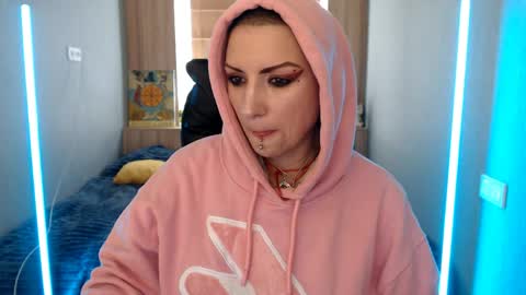 Snapshot of sweet_n_strong chatting on 04-25-26, 11:02 sweet_n_strong online show from 04-25-26, 11:02