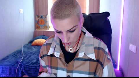 Snapshot of sweet_n_strong chatting on 05-08-26, 11:15 sweet_n_strong online show from 05-08-26, 11:15