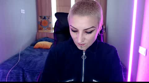 Snapshot of sweet_n_strong chatting on 05-12-26, 11:07 sweet_n_strong online show from 05-12-26, 11:07