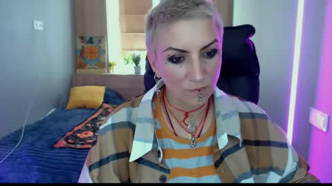Snapshot of sweet_n_strong chatting on 06-06-26, 11:15 sweet_n_strong online show from 06-06-26, 11:15