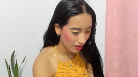 Snapshot of sweet_nhaomy chatting on 02-14-26, 01:57 Nhaomy online show from 02-14-26, 01:57