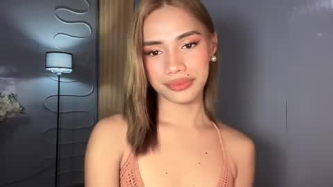 Snapshot of sweet_nikki03 chatting on 06-06-26, 10:20 sweet_nikki03 online show from 06-06-26, 10:20