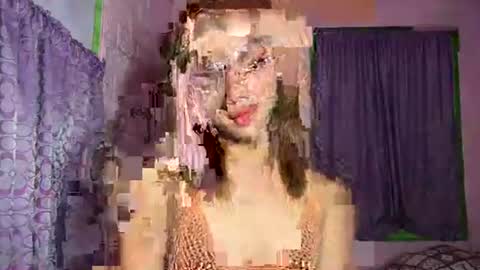Snapshot of sweet_nikki03 chatting on 06-10-26, 10:36 sweet_nikki03 online show from 06-10-26, 10:36