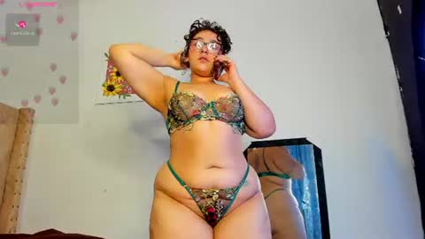 Snapshot of sweet_p_ chatting on 07-24-26, 04:05 Cristina online show from 07-24-26, 04:05