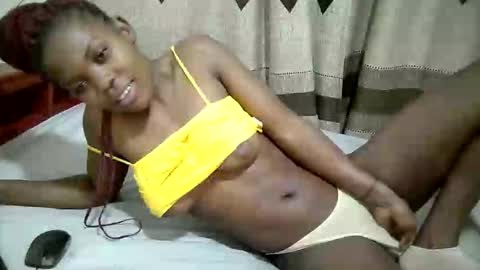 Snapshot of sweet_pie01 chatting on 04-30-26, 10:58 pricky online show from 04-30-26, 10:58