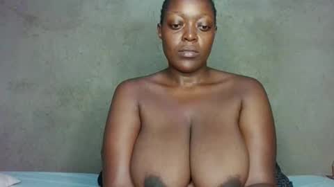sweet_pie29 online show from 05-01-26, 11:42