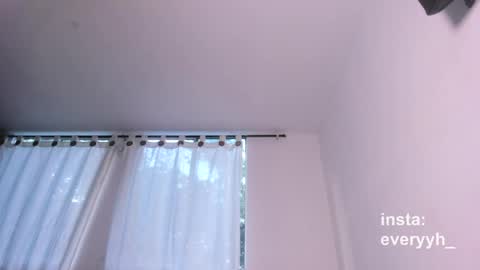 Snapshot of sweet_poetry chatting on 05-24-26, 10:48 Ev online show from 05-24-26, 10:48