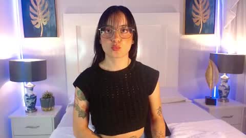 Snapshot of sweet_rabbitss chatting on 09-26-25, 08:24 online show from 09-26-25, 08:24