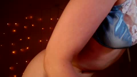 Snapshot of sweet_rosely chatting on 06-15-26, 02:36 Sweet Rosely online show from 06-15-26, 02:36