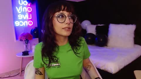 Roxanee online show from 11-08-25, 04:12