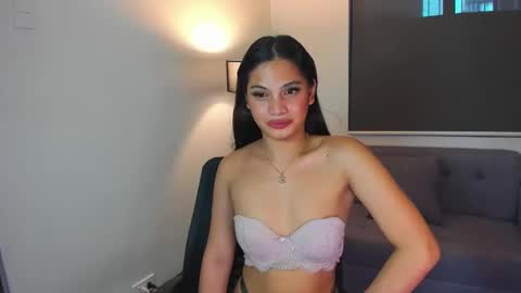 Snapshot of sweet_scarllet12 chatting on 12-16-24, 11:07 SCARLLET online show from 12-16-24, 11:07