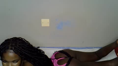 Snapshot of sweet_sheee chatting on 11-21-25, 07:01 sweet_sheee online show from 11-21-25, 07:01