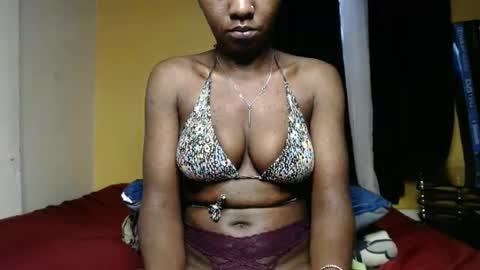 ellanah Tracie online show from 03-10-25, 06:05