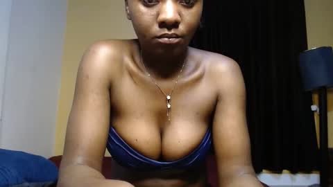 Snapshot of sweet_sherie chatting on 05-16-26, 02:19 ellanah Tracie online show from 05-16-26, 02:19