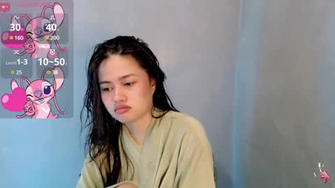 Snapshot of sweet_sirenxx chatting on 12-13-24, 05:05 Leah online show from 12-13-24, 05:05